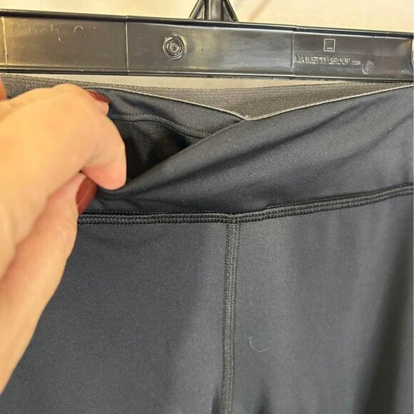 Under Armour woman’s workout pants. Size M/L New condition. Black. - Picture 4 of 7